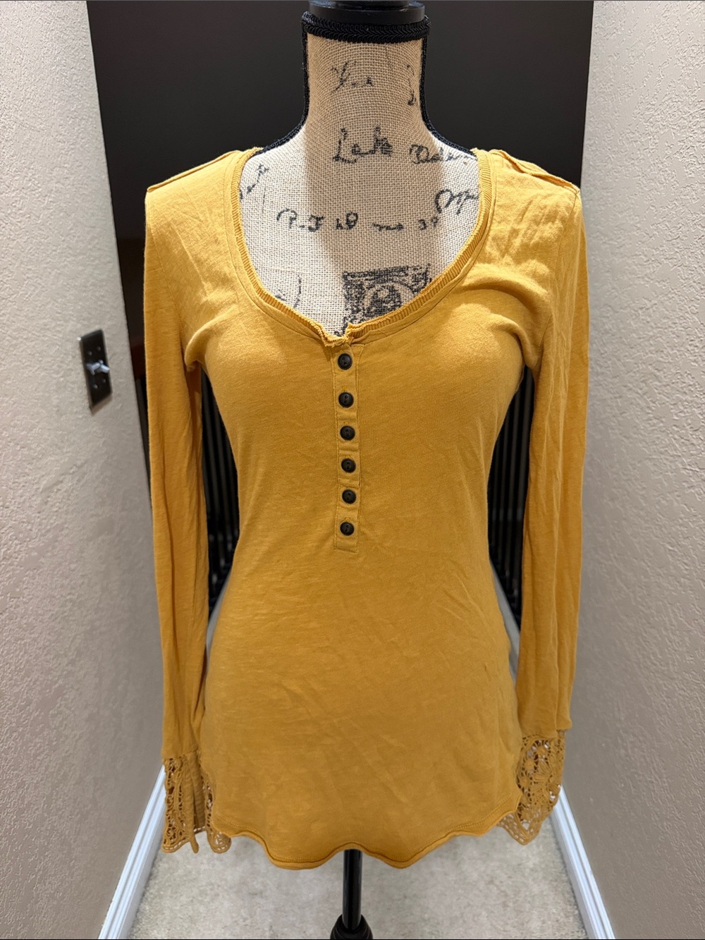 Button-Front Mustard Yellow Long-Sleeve Henley Top with Lace Trim